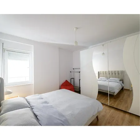 Spike Jonze Apartment *