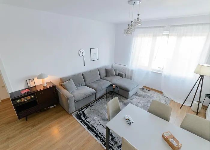 Spike Jonze ティラナ