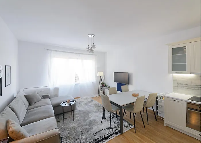 Spike Jonze * ティラナ